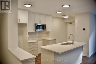701 Glenroy Gilbert Dr in Ottawa, ON - Building Photo - Building Photo