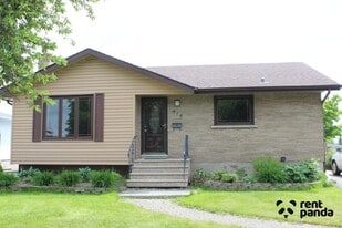 414 Pineview Bay in Thunder Bay, ON - Building Photo