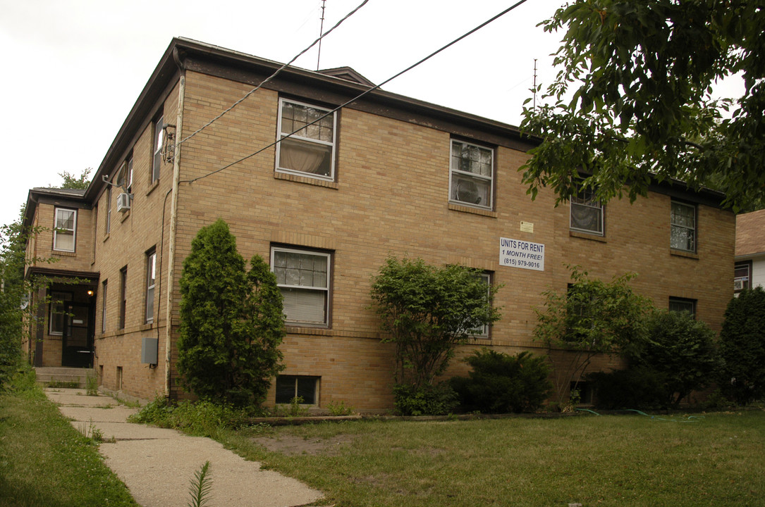 1219 8th St in Rockford, IL - Building Photo