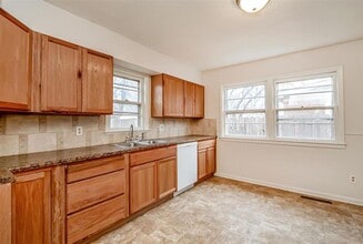 415 Hillcrest Ave in Haysville, KS - Building Photo - Building Photo