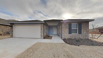 14200 Little Brk Dr in Piedmont, OK - Building Photo