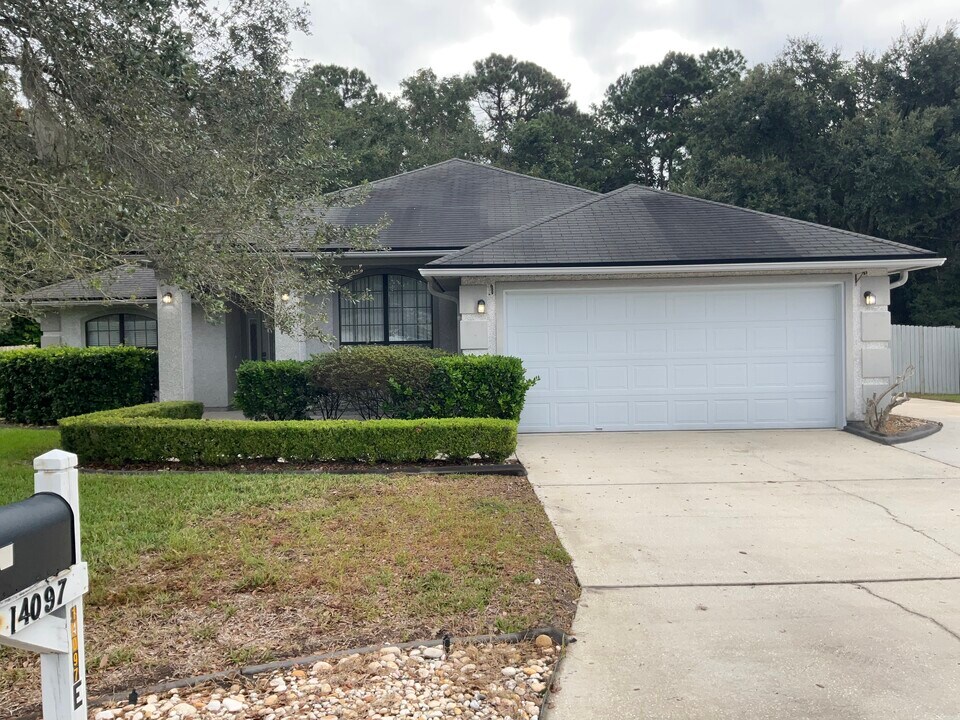 14097 Crestwick Dr E in Jacksonville, FL - Building Photo