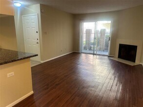 2120 El Paseo St in Houston, TX - Building Photo - Building Photo