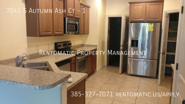 7041 S Autumn Ash Ct