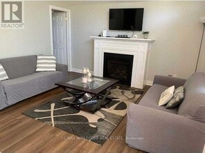 11 13th St S in Wasaga Beach, ON - Building Photo - Building Photo
