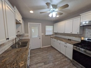 310 Camellia Ave in Orange, TX - Building Photo - Building Photo