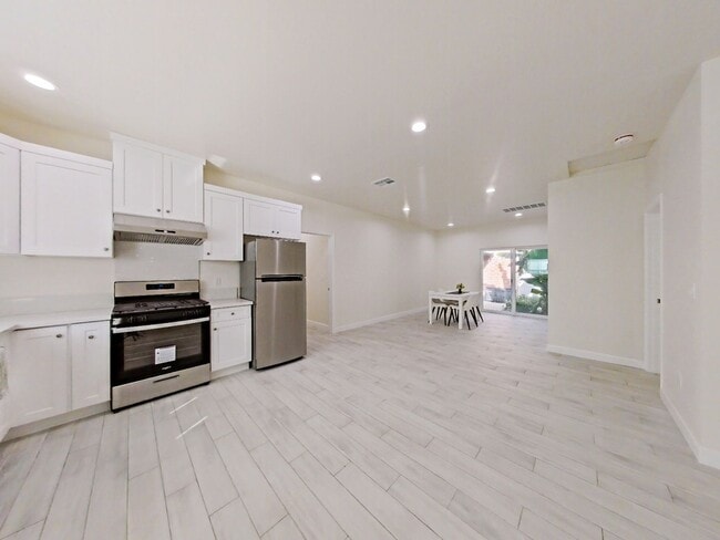 property at 10572 Chamberlain Ave