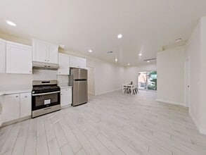 10572 Chamberlain Ave in Anaheim, CA - Building Photo - Building Photo