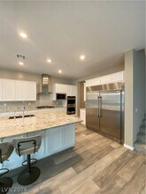 695 Daylight Ridge Ct in Henderson, NV - Building Photo - Building Photo