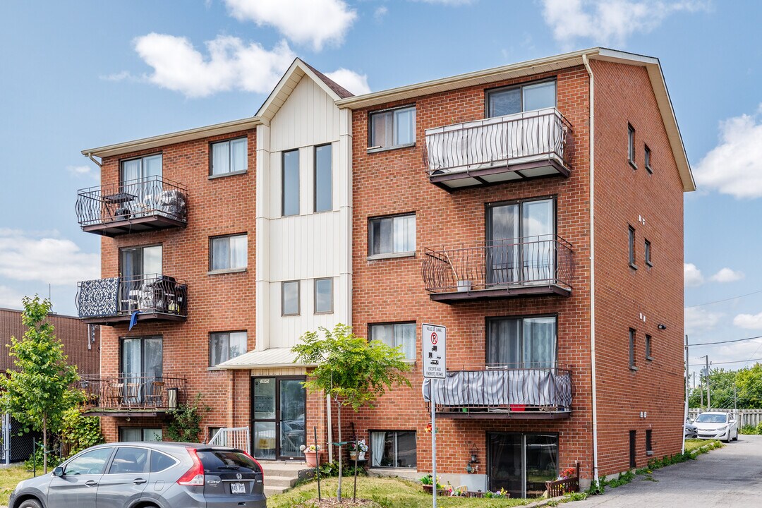 3845 Lépine Rue in Laval, QC - Building Photo
