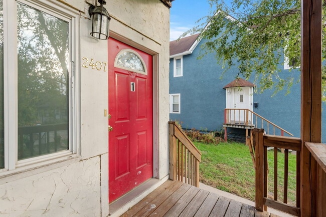 2407 Buchanan St NE in Minneapolis, MN - Building Photo - Building Photo