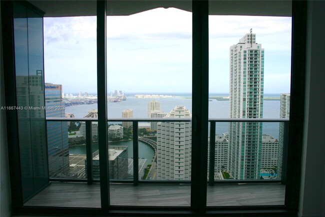 805 S Miami Ave, Unit 4004 in Miami, FL - Building Photo - Building Photo