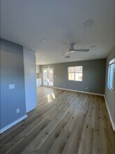 13809 Actina Ave in Bellflower, CA - Foto de edificio - Building Photo