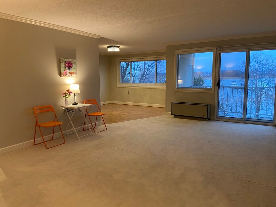 200 Cove Way, Unit 301 in Quincy, MA - Building Photo
