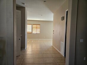 8975 Guadalupe Ave in Hesperia, CA - Building Photo - Building Photo