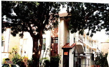 1023 Thompson Ave in Glendale, CA - Building Photo - Building Photo