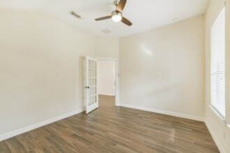 13731 Cypresswood Crossing Blvd in Houston, TX - Building Photo - Building Photo
