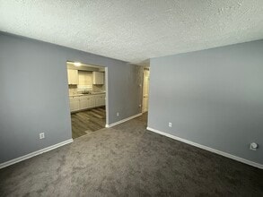 466 Wyoming Ave in Pontiac, MI - Building Photo - Building Photo