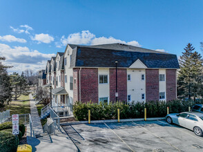 Janefield Place in Guelph, ON - Building Photo - Building Photo