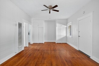 915 Cherry Ave in Long Beach, CA - Building Photo - Building Photo