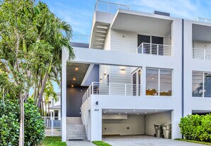 454 Fernwood Rd in Key Biscayne, FL - Building Photo