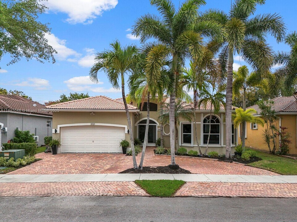2021 SE 17th Ave in Homestead, FL - Building Photo