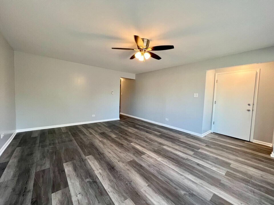 1637 Downs Dr in Calumet City, IL - Building Photo