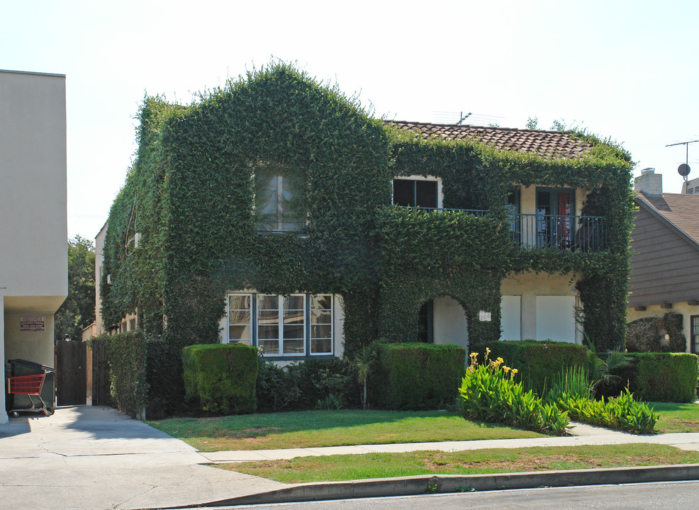 806 N Alfred St in West Hollywood, CA - Building Photo