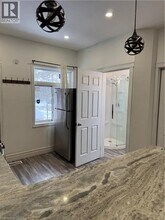 1152 King St E in Hamilton, ON - Building Photo - Building Photo