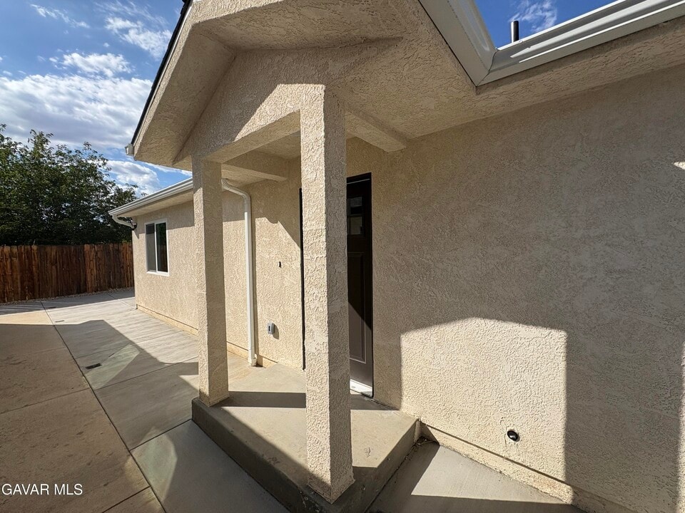 2137 Estrella Ct in Palmdale, CA - Building Photo