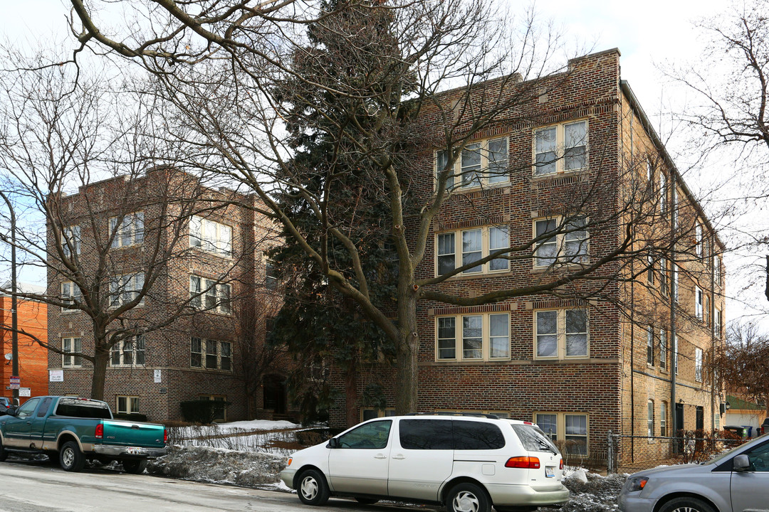 Custer in Evanston, IL - Foto de edificio