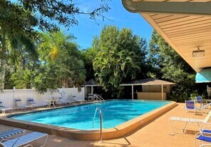 2481 8th St in Sarasota, FL - Building Photo