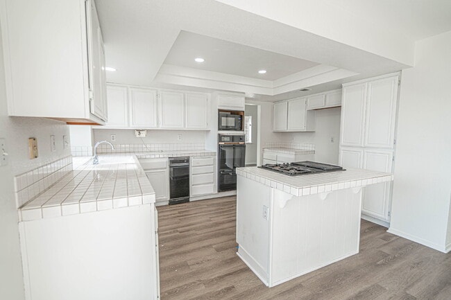 27712 Rainier Rd in Castaic, CA - Building Photo - Building Photo