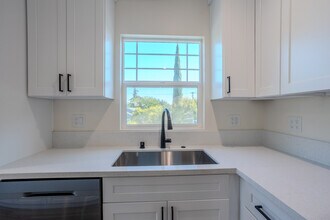 345 W 3rd St in San Dimas, CA - Building Photo - Building Photo