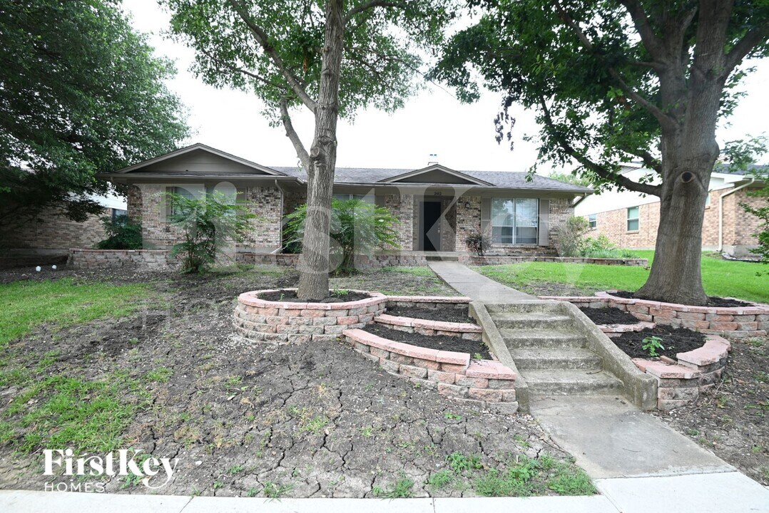 2912 Yorktown Rd in Mesquite, TX - Foto de edificio