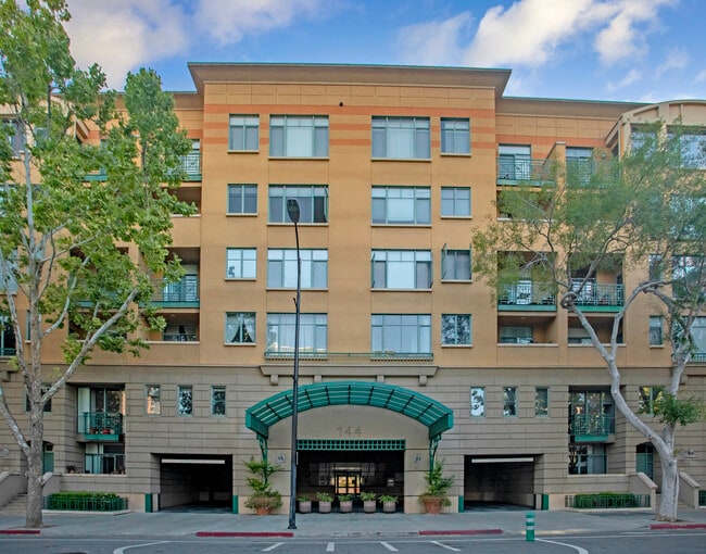 Paseo Plaza