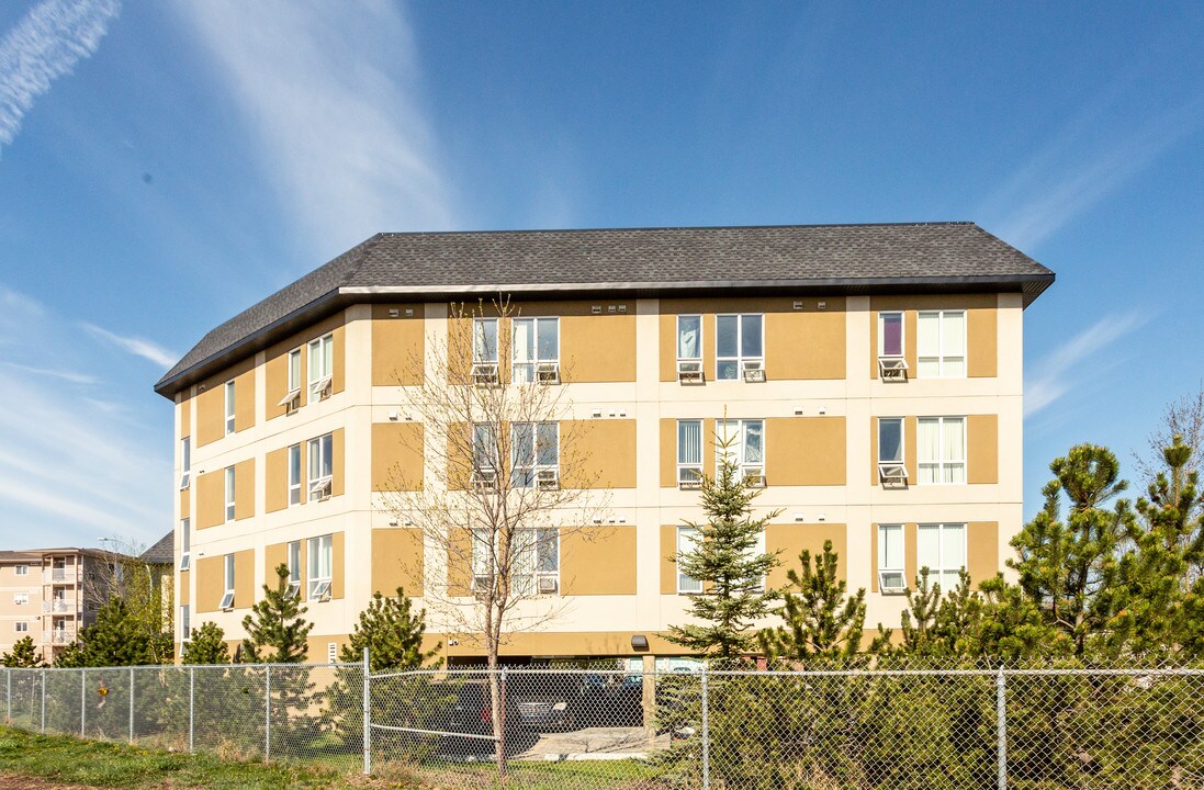 8104 114 Av NW in Edmonton, AB - Building Photo