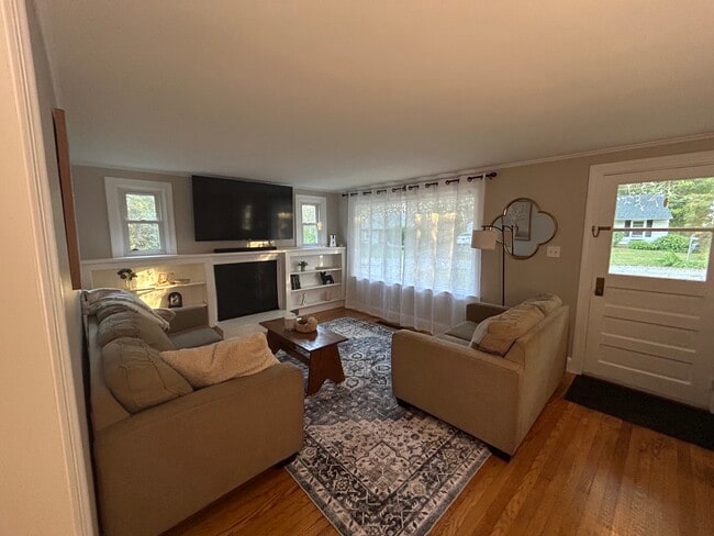 property at 8 Pine Rd