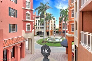 450 Bayfront Pl in Naples, FL - Building Photo