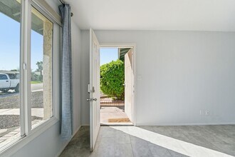 1644 E Broadmor Dr in Tempe, AZ - Building Photo - Building Photo