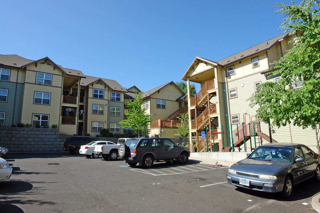 Fenwick Ave in Portland, OR - Building Photo