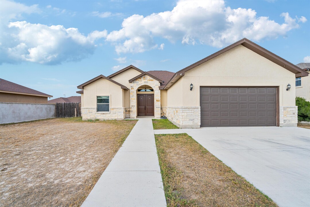 202 Buck Horn Trl in Del Rio, TX - Building Photo