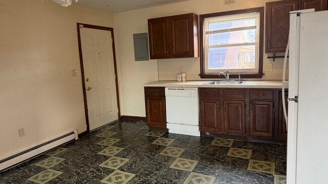 541 Revere St, Unit 3B in Revere, MA - Foto de edificio - Building Photo