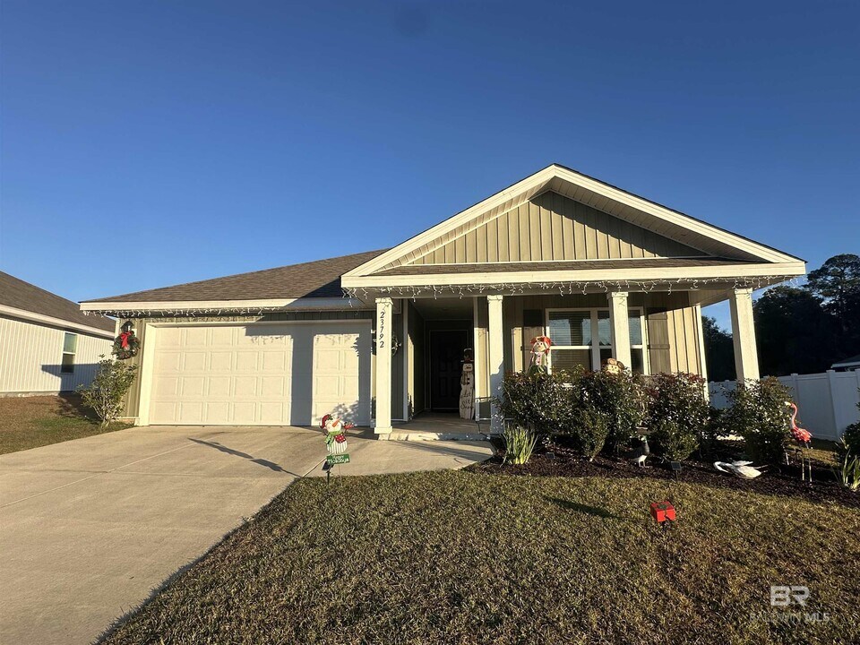 23792 Unbridled Lp in Daphne, AL - Building Photo