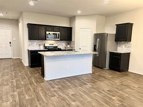 40530 Birch Shadows Ct in Magnolia, TX - Building Photo - Building Photo