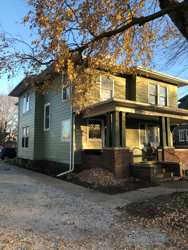 property at 419 N Gilbert St