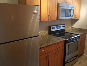 1614 Kent Des Moines Rd in Des Moines, WA - Building Photo - Building Photo