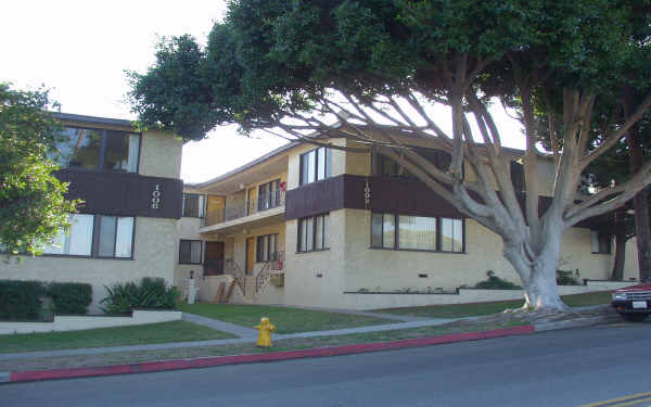 1002 E Imperial Ave in El Segundo, CA - Building Photo - Building Photo