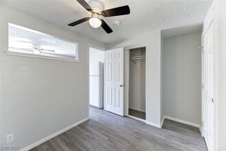 1306 Rexford Pl-Unit -C in Las Vegas, NV - Building Photo - Building Photo