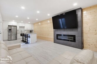 1864 Lake Dr in Encinitas, CA - Building Photo - Building Photo